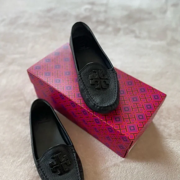 Tory Burch Black Lowell 2 Driver Tumbled Loafer - Picture 7 of 12